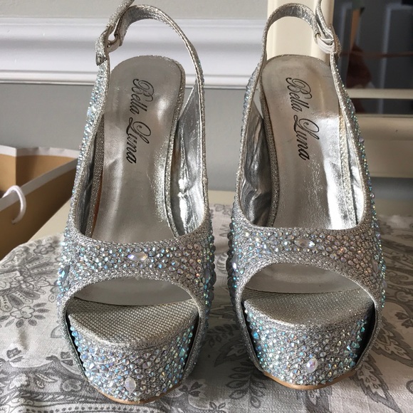 Gorgeous silver platform heels - Picture 4 of 5